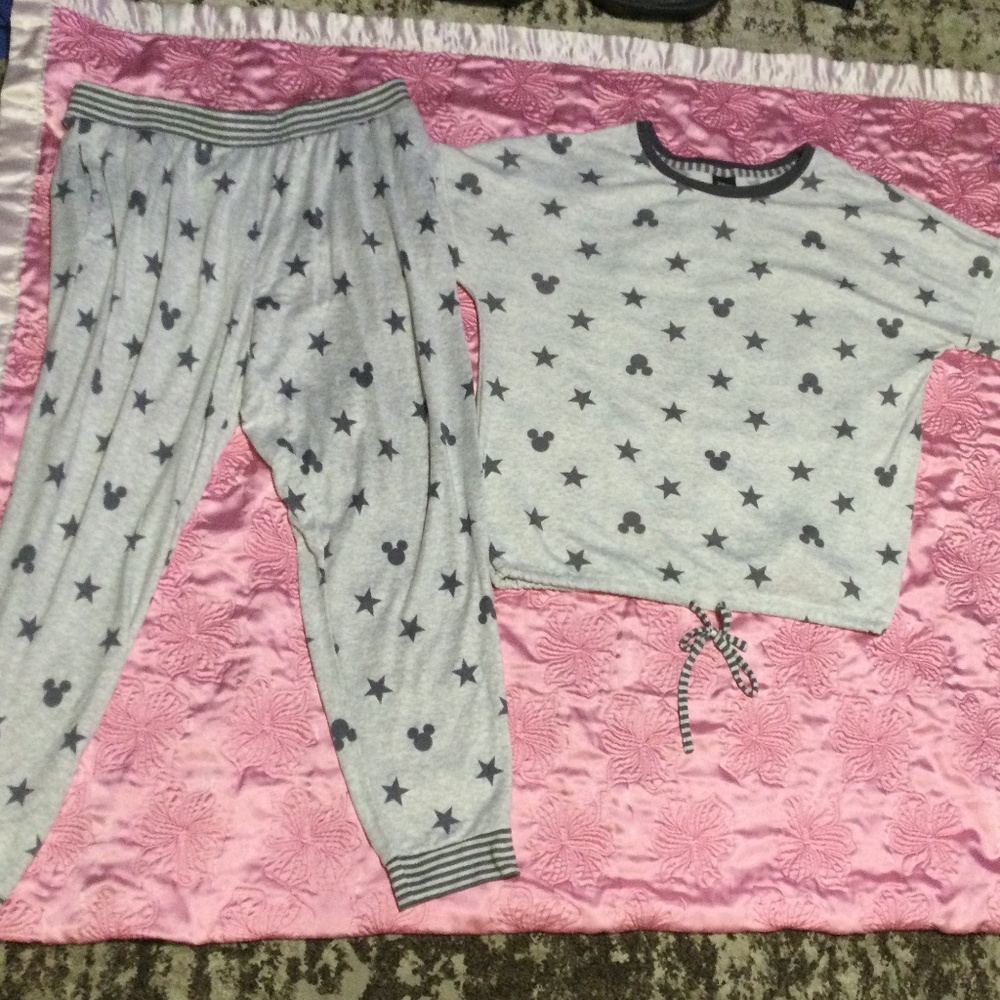DISNEY : “Mickey & Stars” pajama set -Size :LARGE